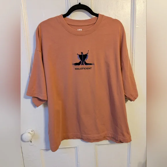 Uniqlo X Disney Villains Maleficent Crop T-Shirt - Size XL - Picture 1 of 8